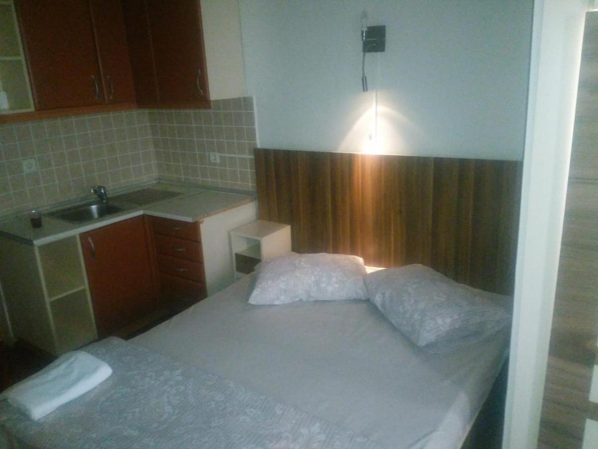 Utarit Hotel อิสตันบูล ภายนอก รูปภาพ A room at the hotel