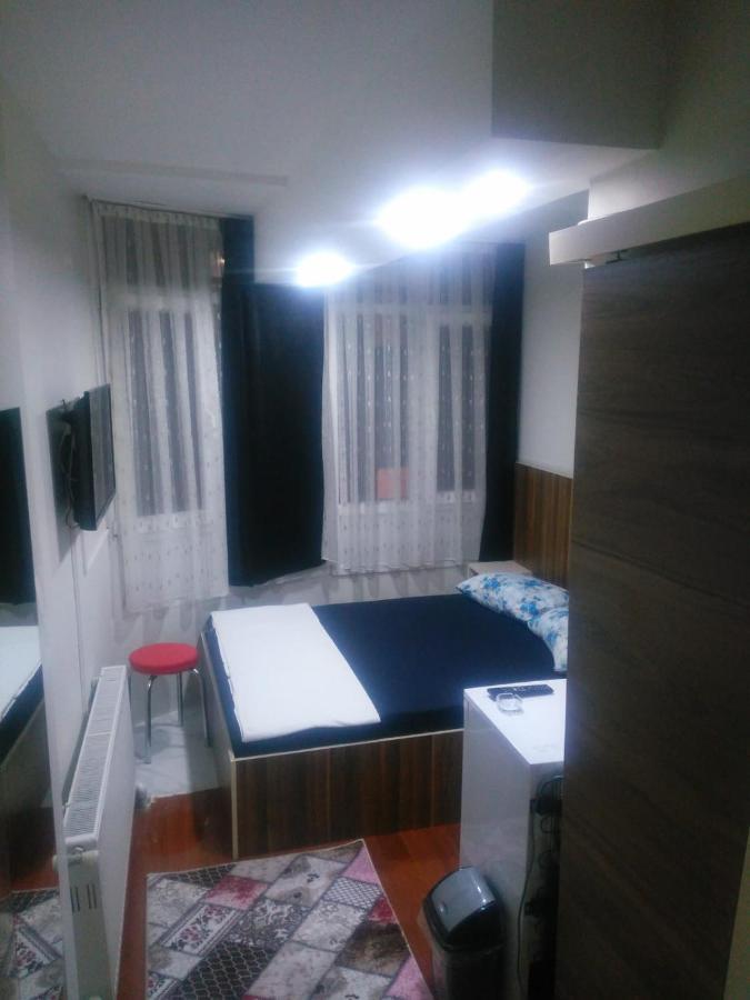 Utarit Hotel อิสตันบูล ภายนอก รูปภาพ A room at the hotel